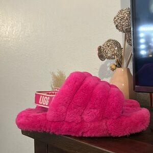 These are size 4 pink fluff yeah slides
